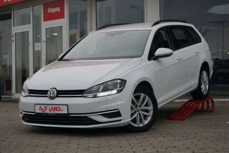 Volkswagen Golf VII Variant 1.0 TSI... 