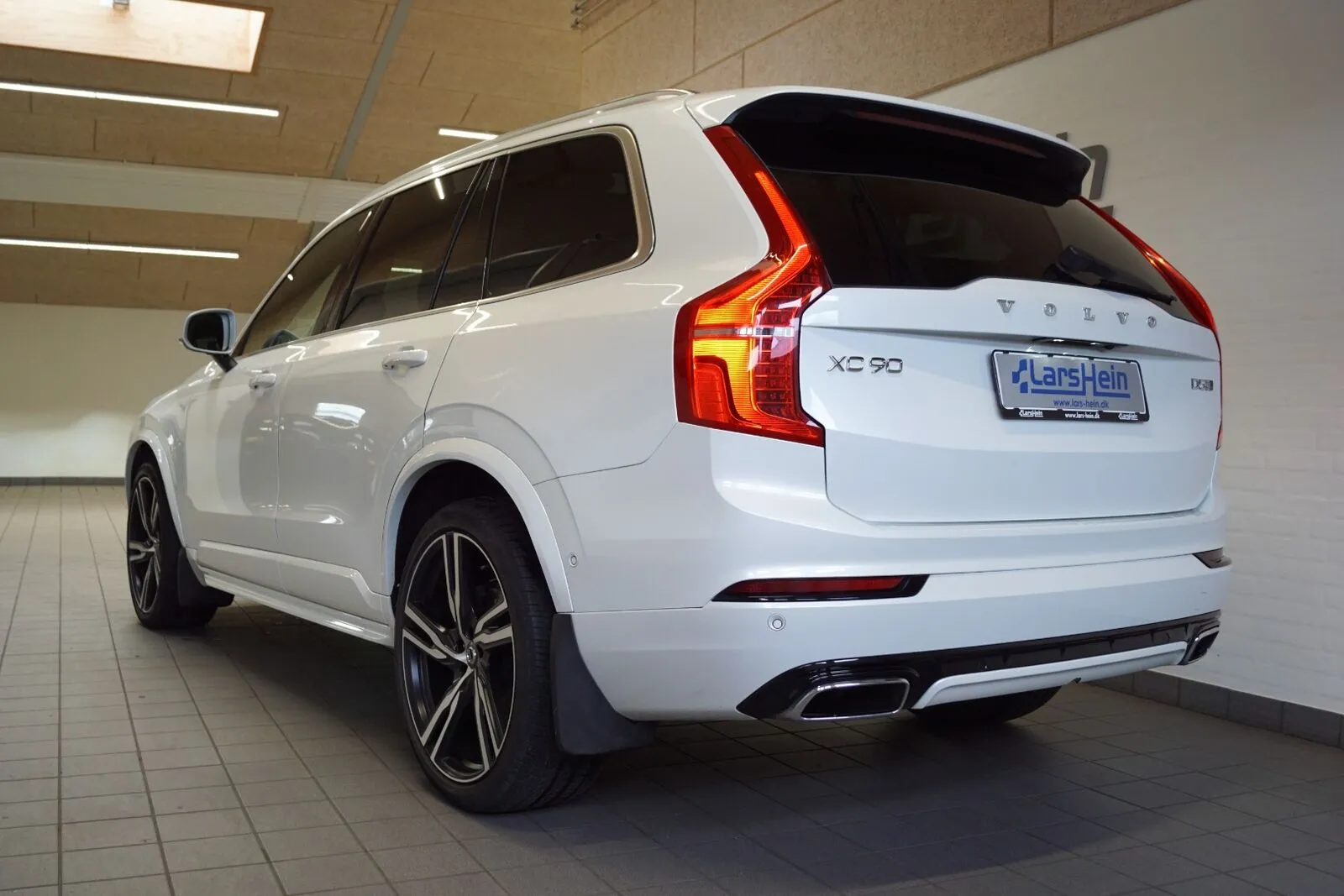 Volvo XC90 2,0 D5 225 R-Design aut. AWD 7prs 5d Image 3