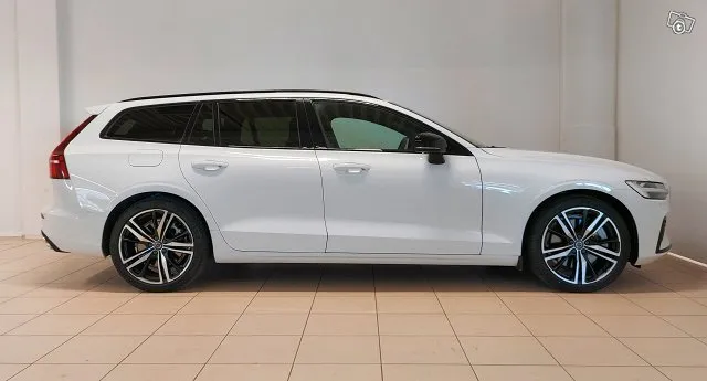 Volvo V60 T6 TwE AWD R-Design Vähänajettu Image 8